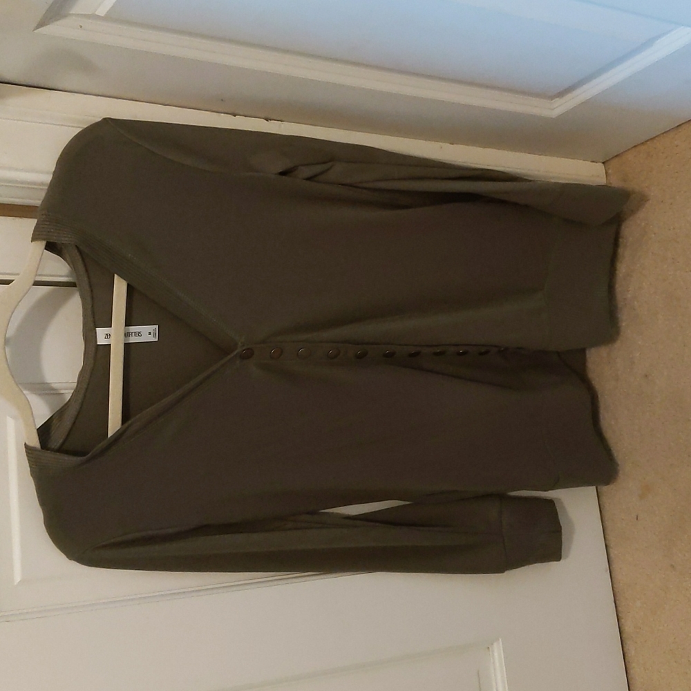 Women's button up v-neck top